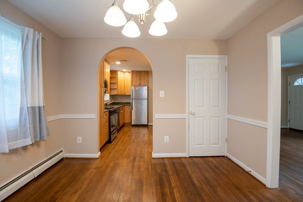 2540 Kirklyn St - Photo 3 of 42