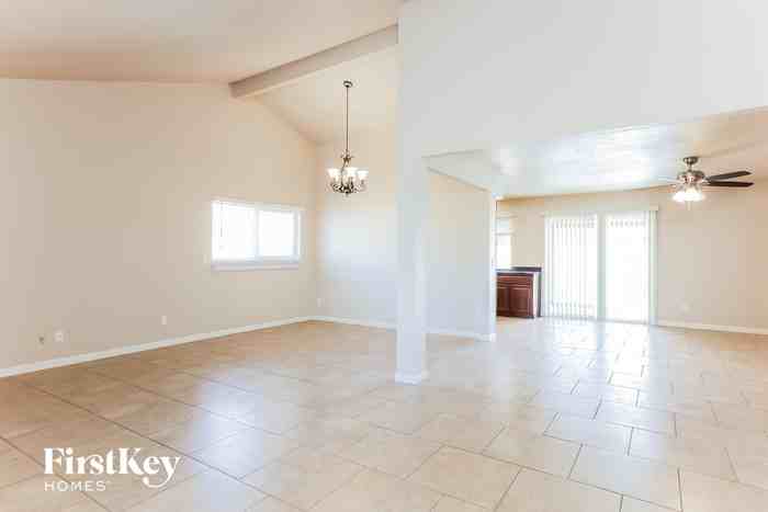 9445 N 65th Ave - Photo 3 of 15