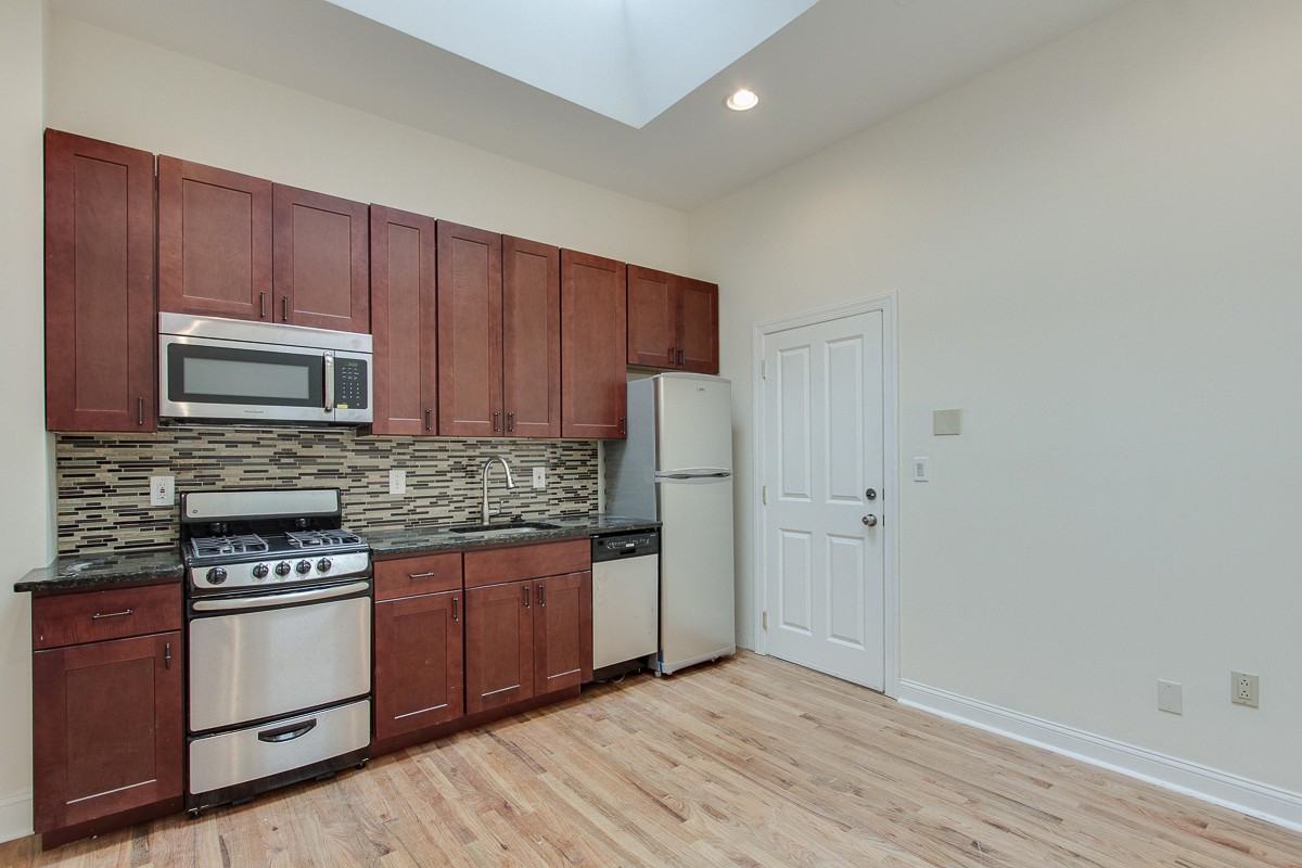 317-19 South 20th St - Photo 3 of 20