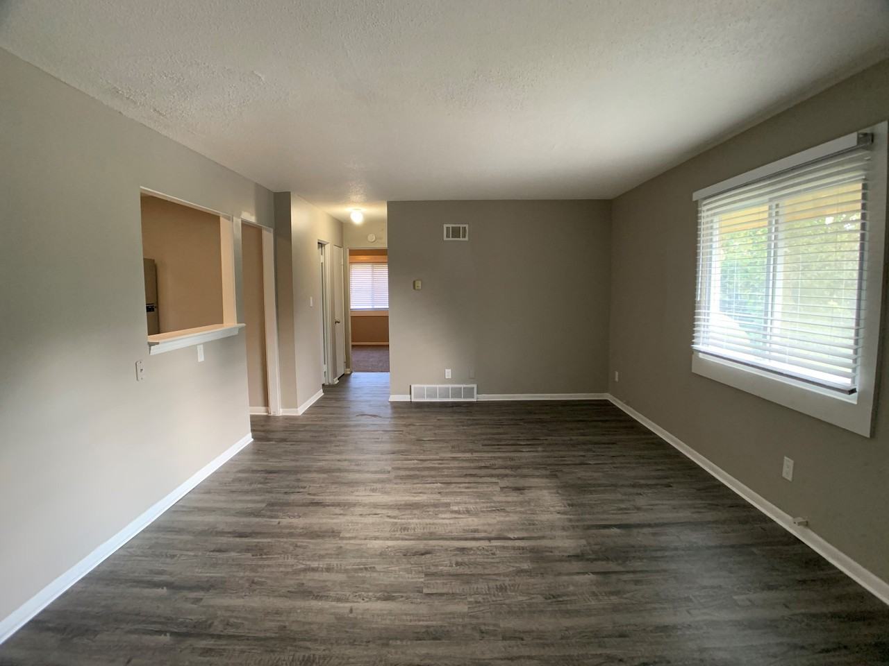 Hale - Photo 3 of 15