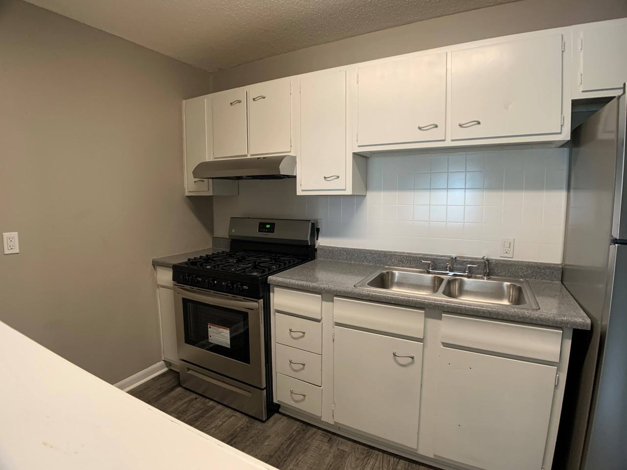 Hale - Photo 6 of 15