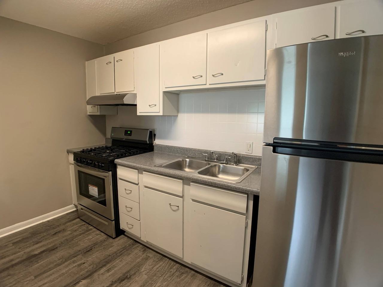 Hale - Photo 7 of 15