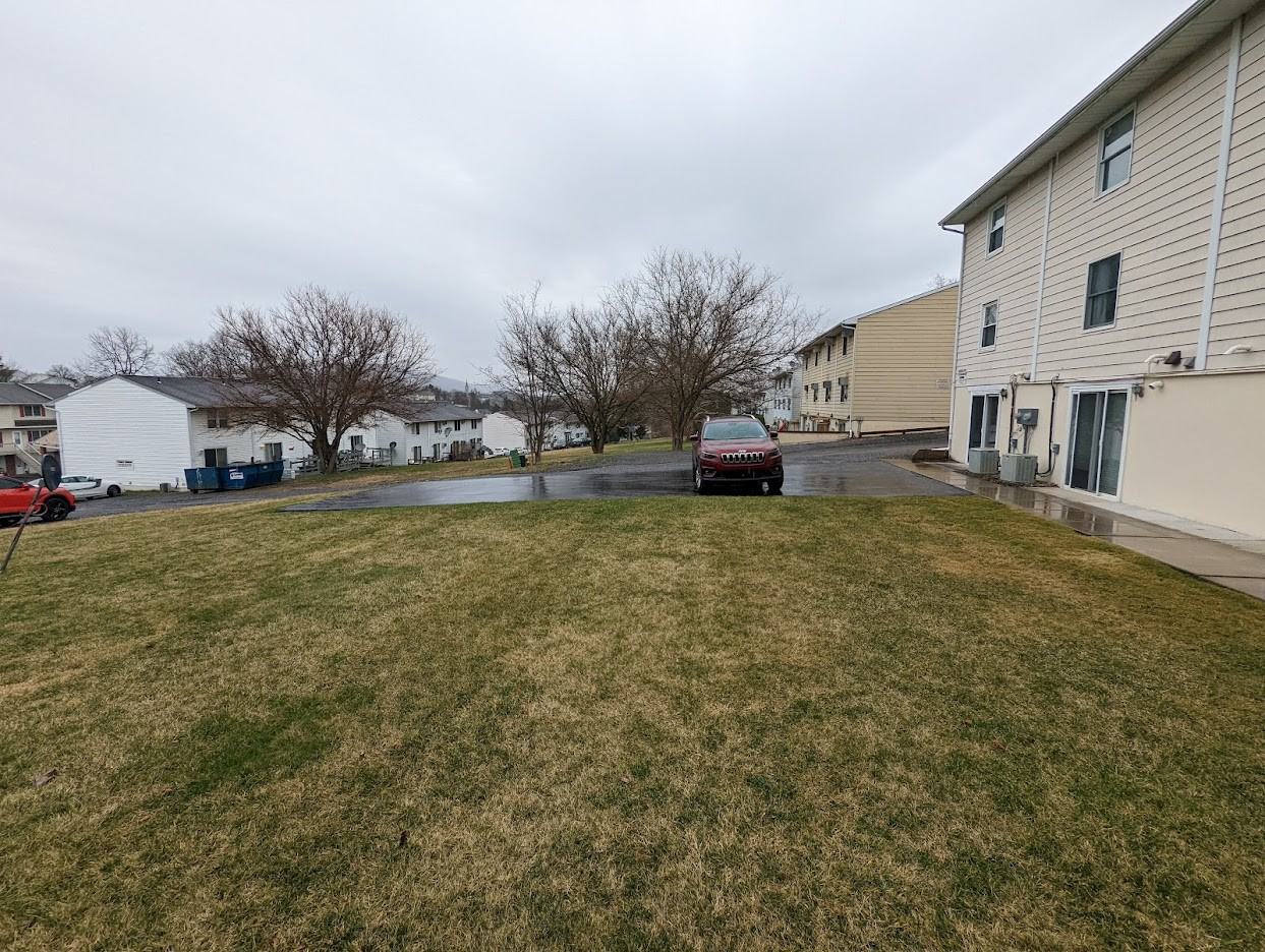 Townhouse - Photo 3 of 16