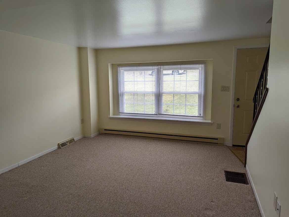 Townhouse - Photo 6 of 16