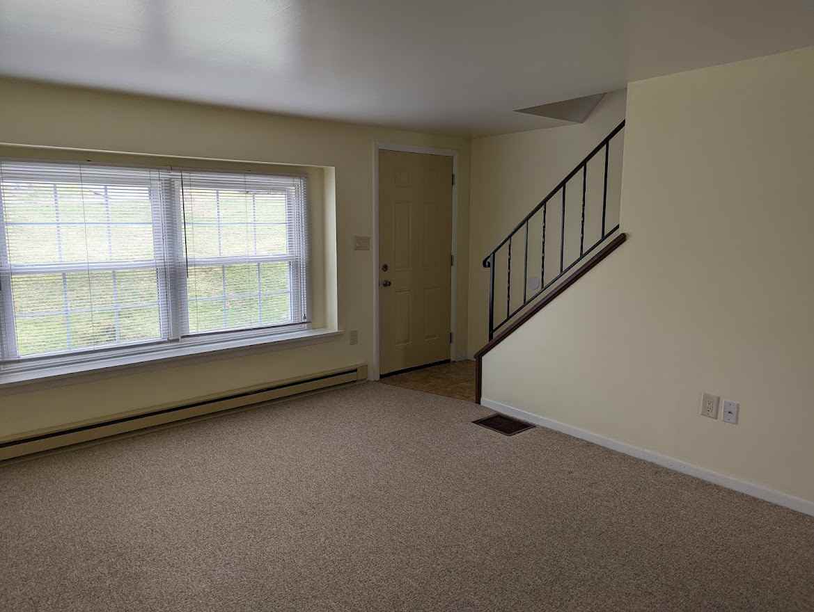 Townhouse - Photo 7 of 16