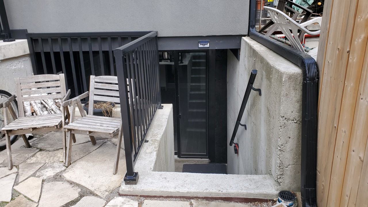 64 Galt Avenue - Photo 2 of 17