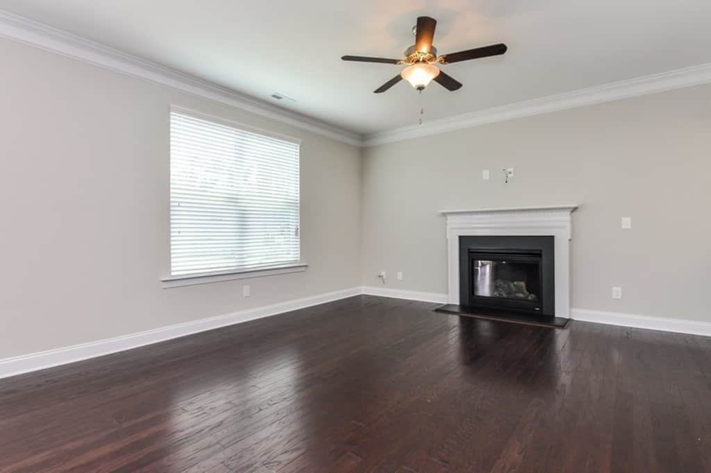 907 Middle Ground Ave - Photo 3 of 25