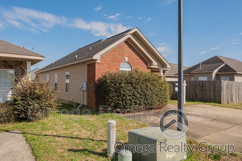 9717 Full Moon Cir - Photo 6 of 45