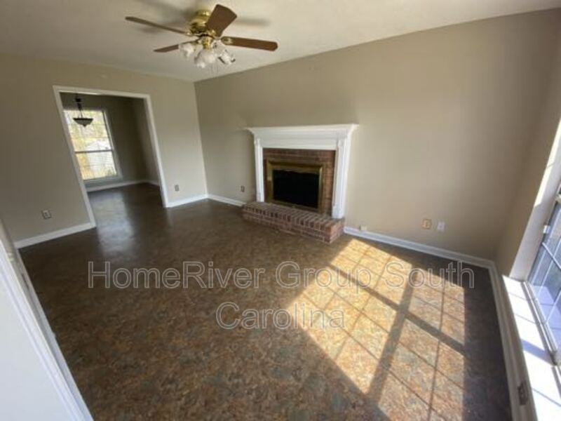 1512 Linden Ln - Photo 2 of 18