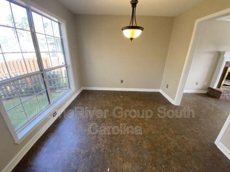 1512 Linden Ln - Photo 3 of 18