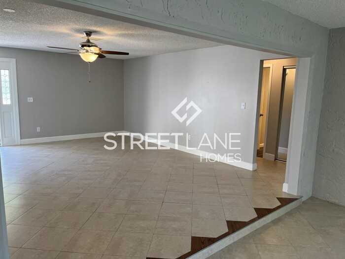 5300 Wildflower Rd - Photo 3 of 10