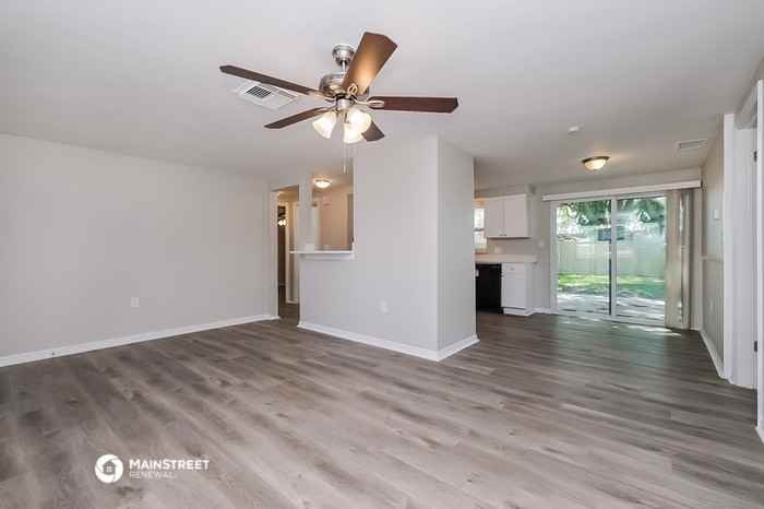 5040 Valimor Dr - Photo 3 of 16