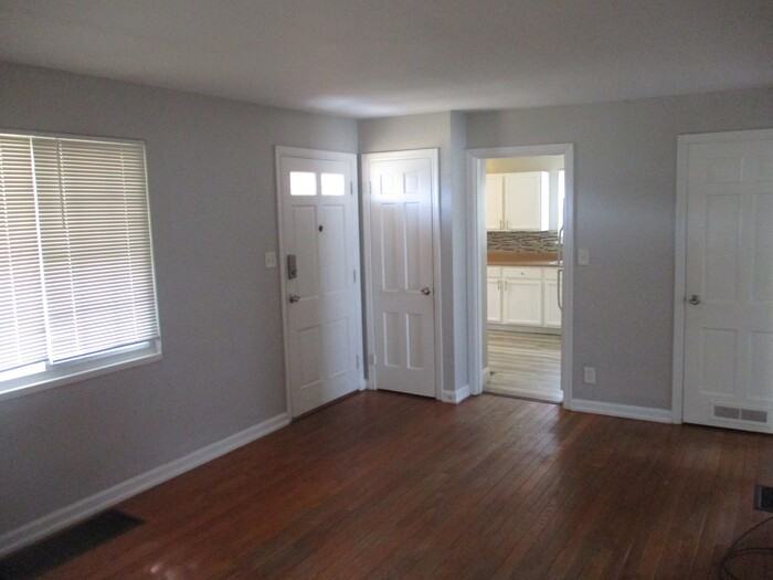 1525 Patterson Rd - Photo 3 of 13