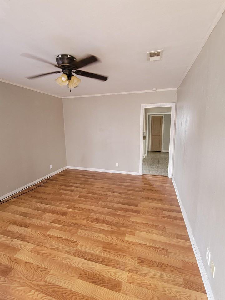 705 S Florida St #1 - Photo 2 of 7