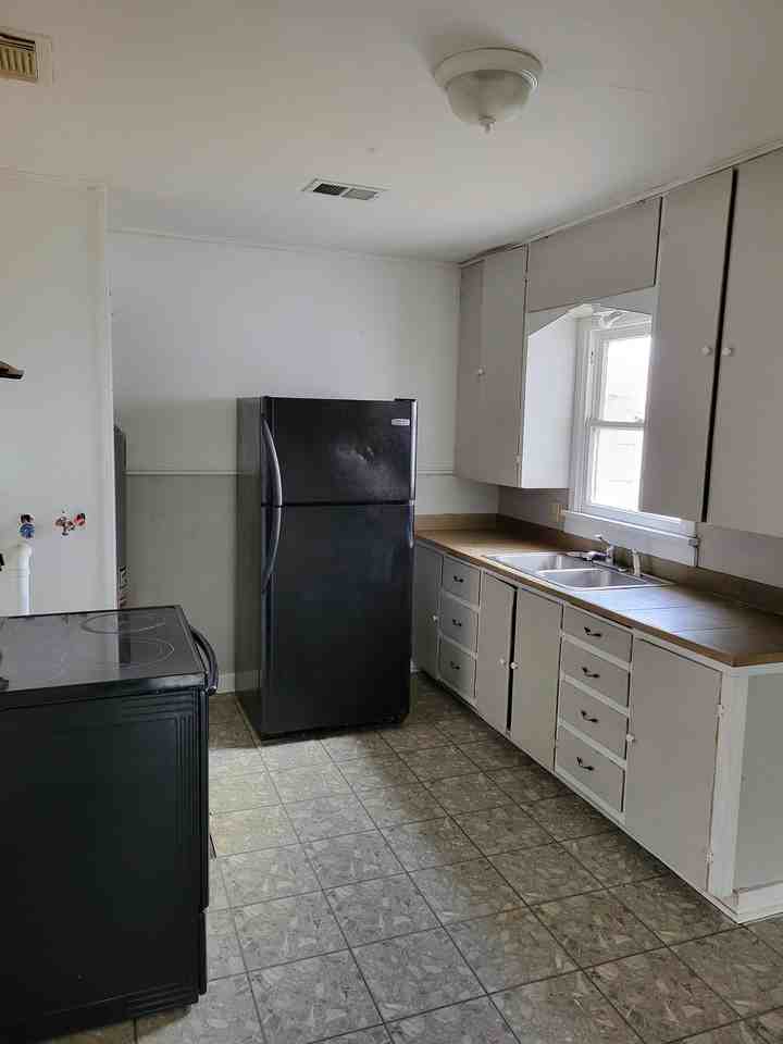 705 S Florida St #1 - Photo 4 of 7