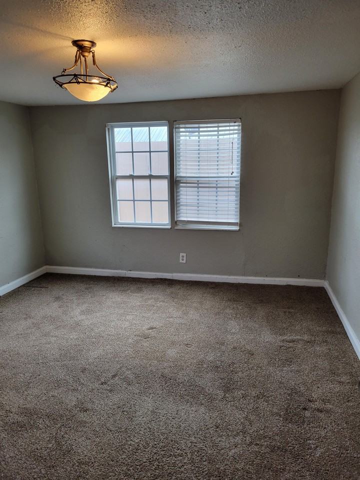 705 S Florida St #1 - Photo 5 of 7