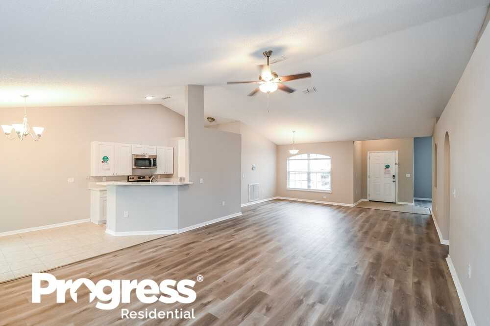 7330 Overland Park Blvd - Photo 3 of 16