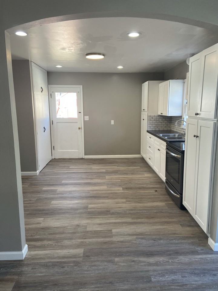 315 S 5th E #2 - Photo 2 of 14