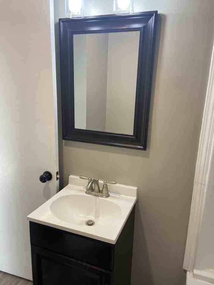 315 S 5th E #2 - Photo 6 of 14