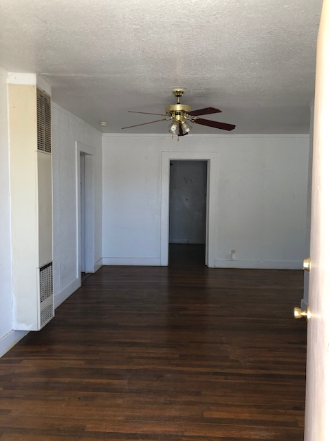 506 E 1st St - Photo 2 of 17