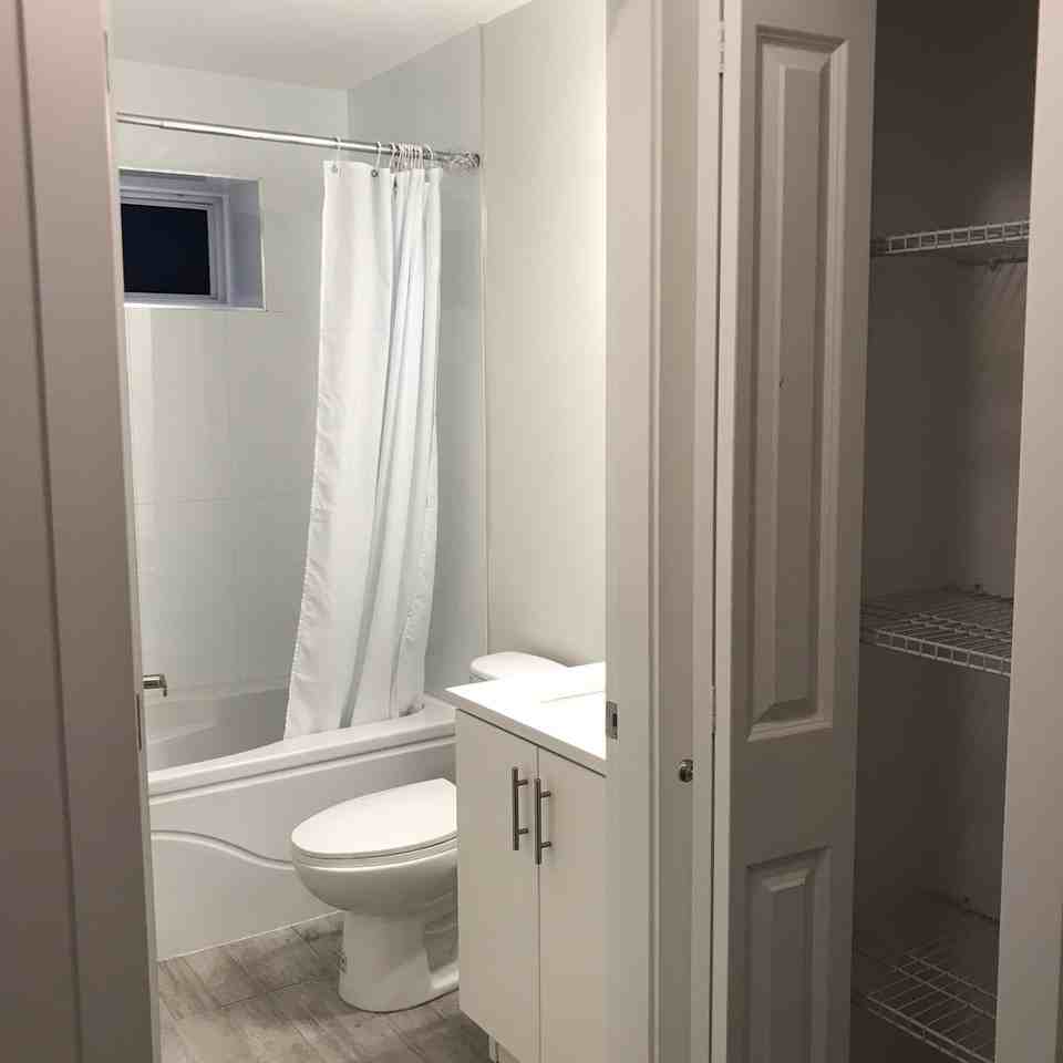 61a Ave & 147B St - Photo 7 of 24
