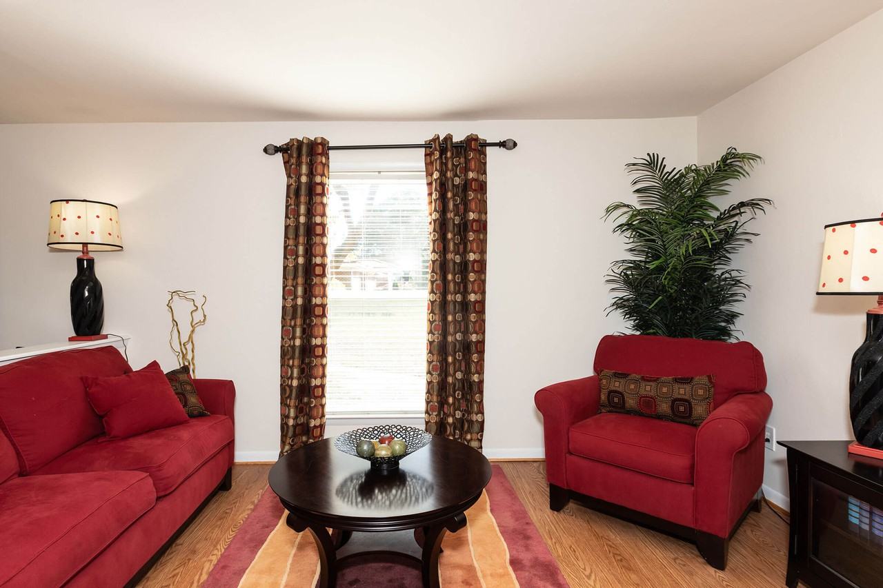 Mariners Cove Apartments 832 Blackfriars Drive, Virginia Beach, VA