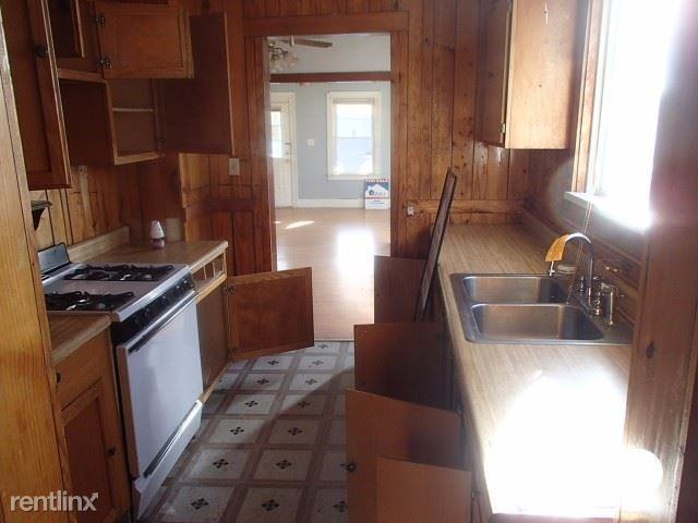 455 Dexter Ave - Photo 3 of 11