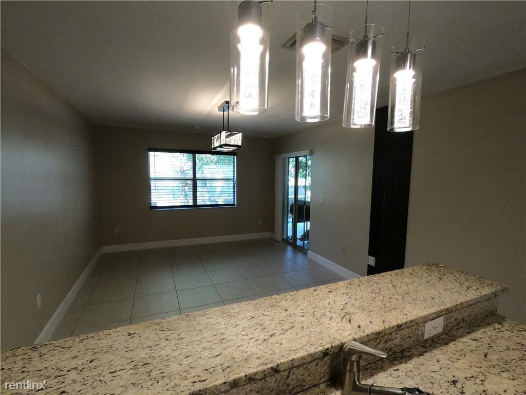 272 Nw 118th Dr - Photo 2 of 6