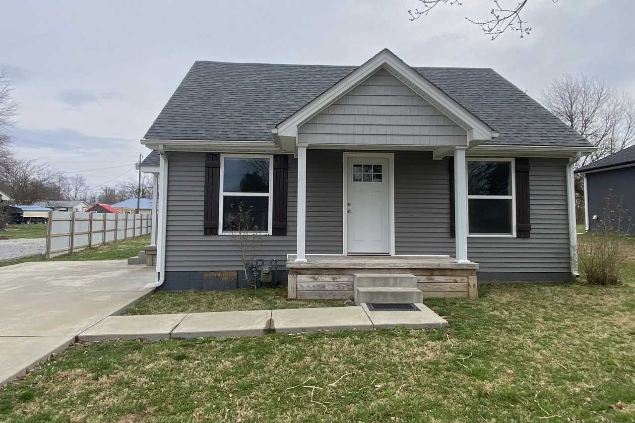 137 Mccormack Ave - Photo 2 of 14