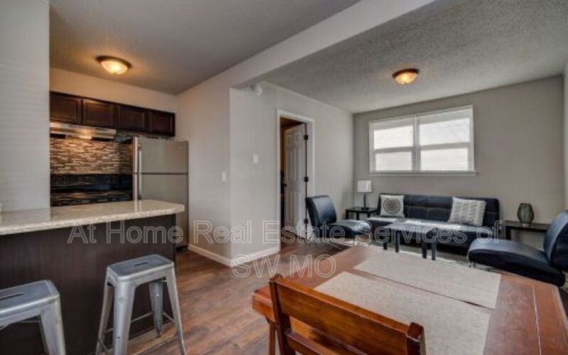 920 S Campbell Ave - Photo 5 of 11