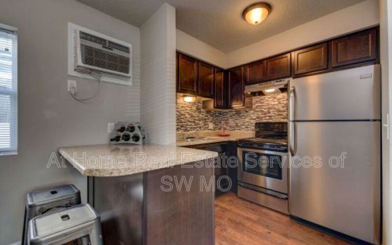 920 S Campbell Ave - Photo 6 of 11