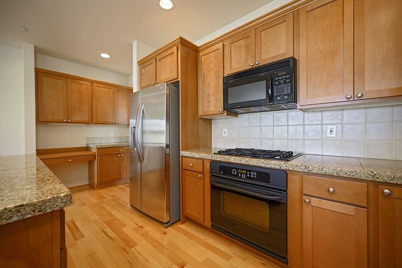 1679 Ne Juneberry St - Photo 6 of 23