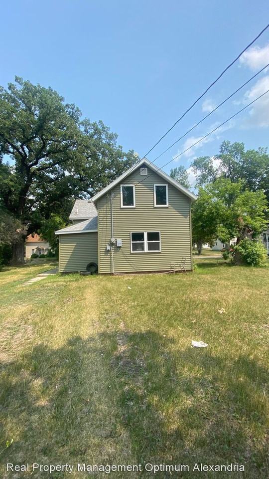 808 Hawthorne St - Photo 2 of 17