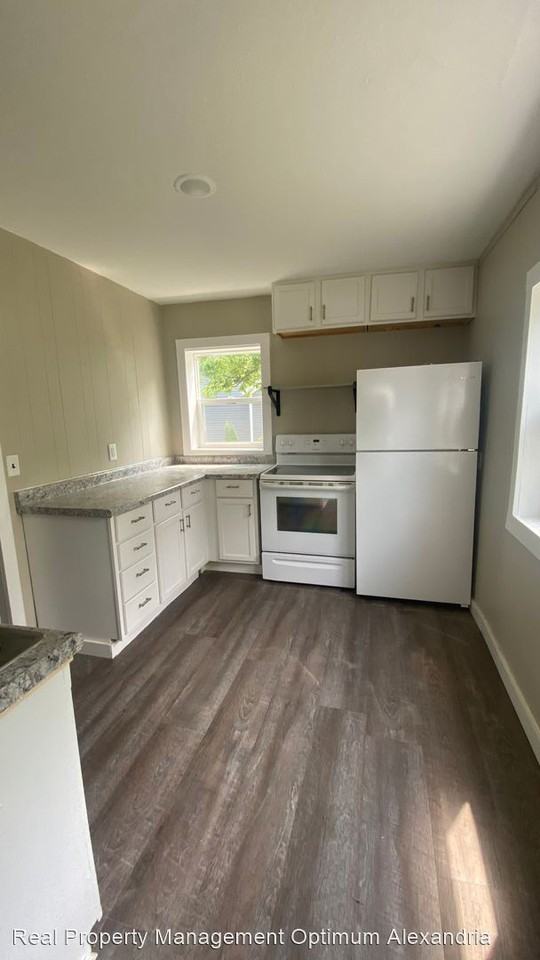 808 Hawthorne St - Photo 3 of 17
