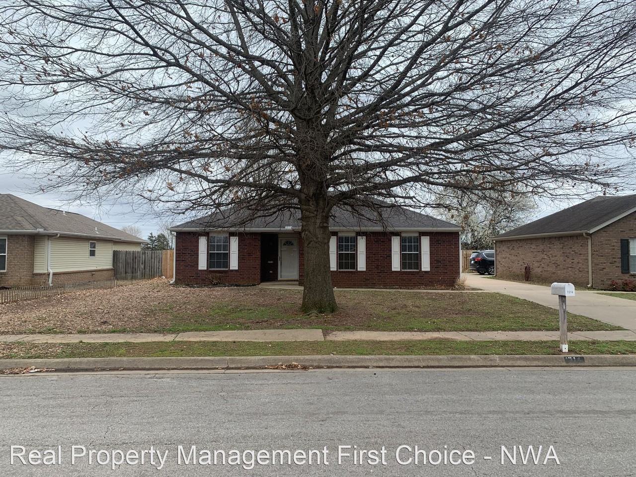 1314 N Tradition Ave - Photo 2 of 21