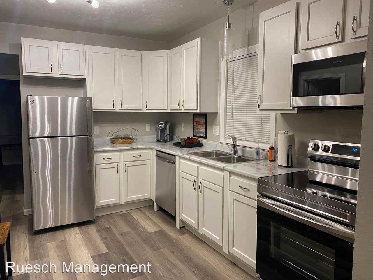 316 N Ashland Ave - Photo 3 of 11