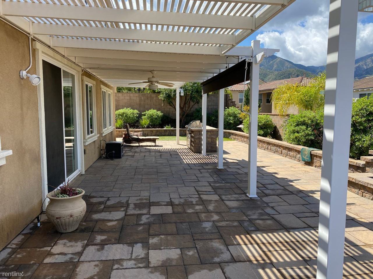 25589 Foxglove Ln - Photo 2 of 48