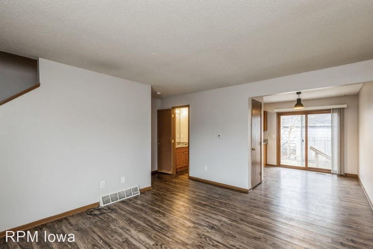 603 15th St Se - Photo 3 of 14