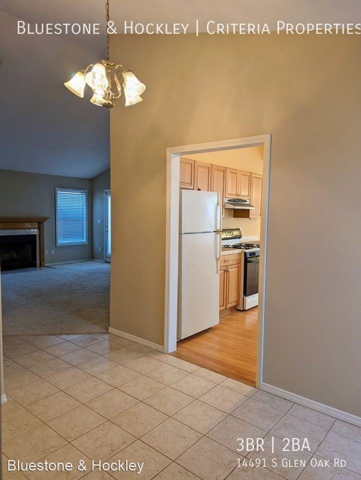 14491 Glen Oak Rd - Photo 3 of 20