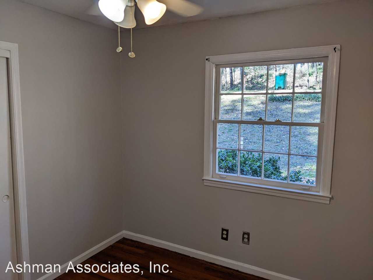 2733 Chicopee Dr - Photo 3 of 15