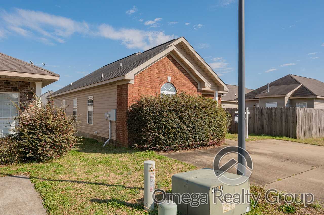 9717 Full Moon Cir - Photo 3 of 42