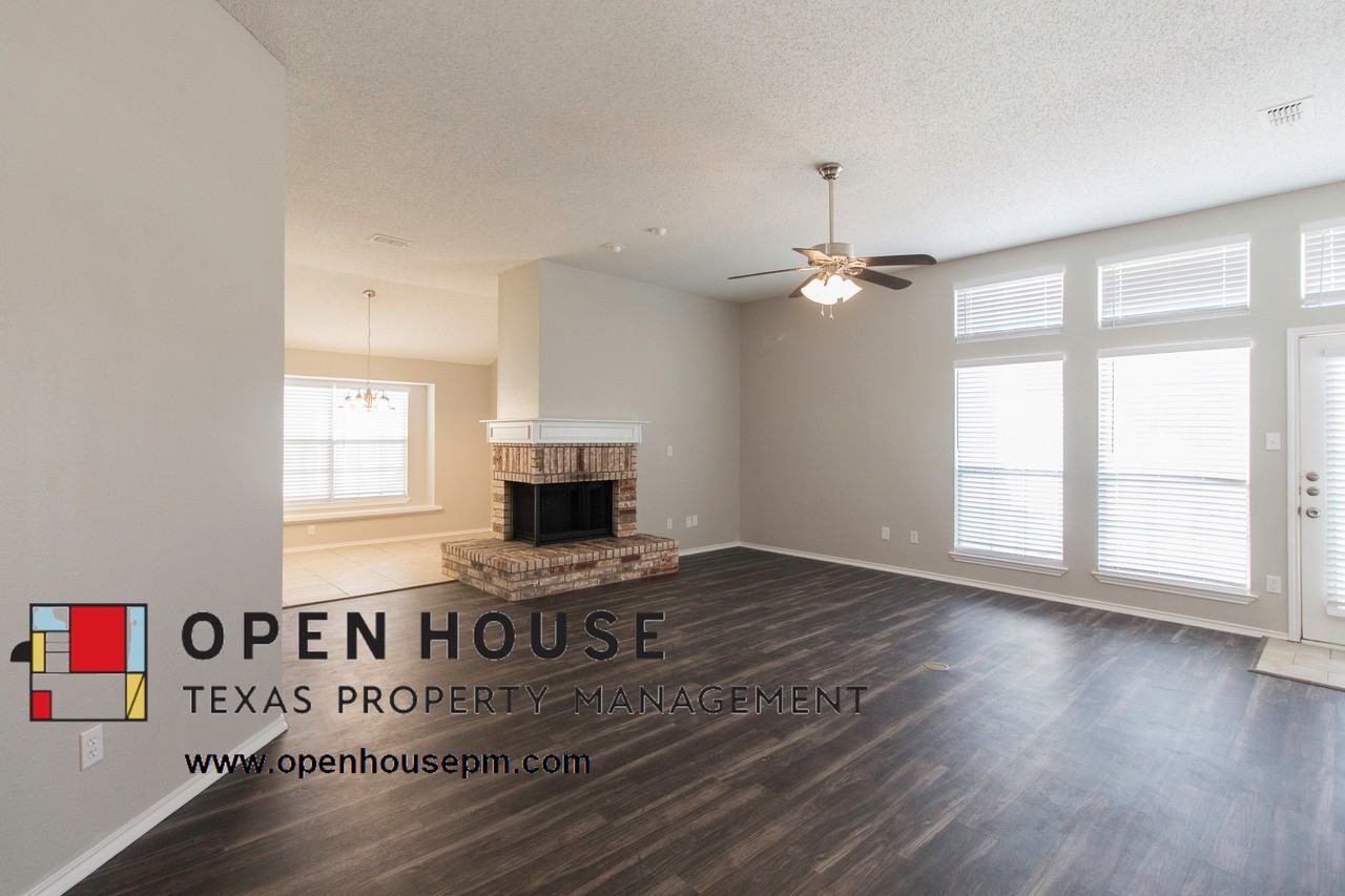 4315 Durango Ln - Photo 2 of 12