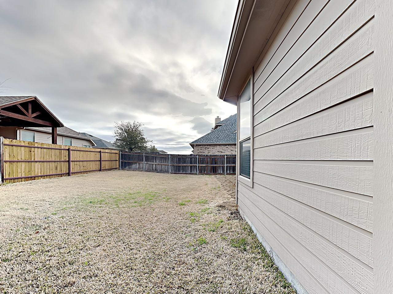 661 Cattlemans Way - Photo 3 of 16