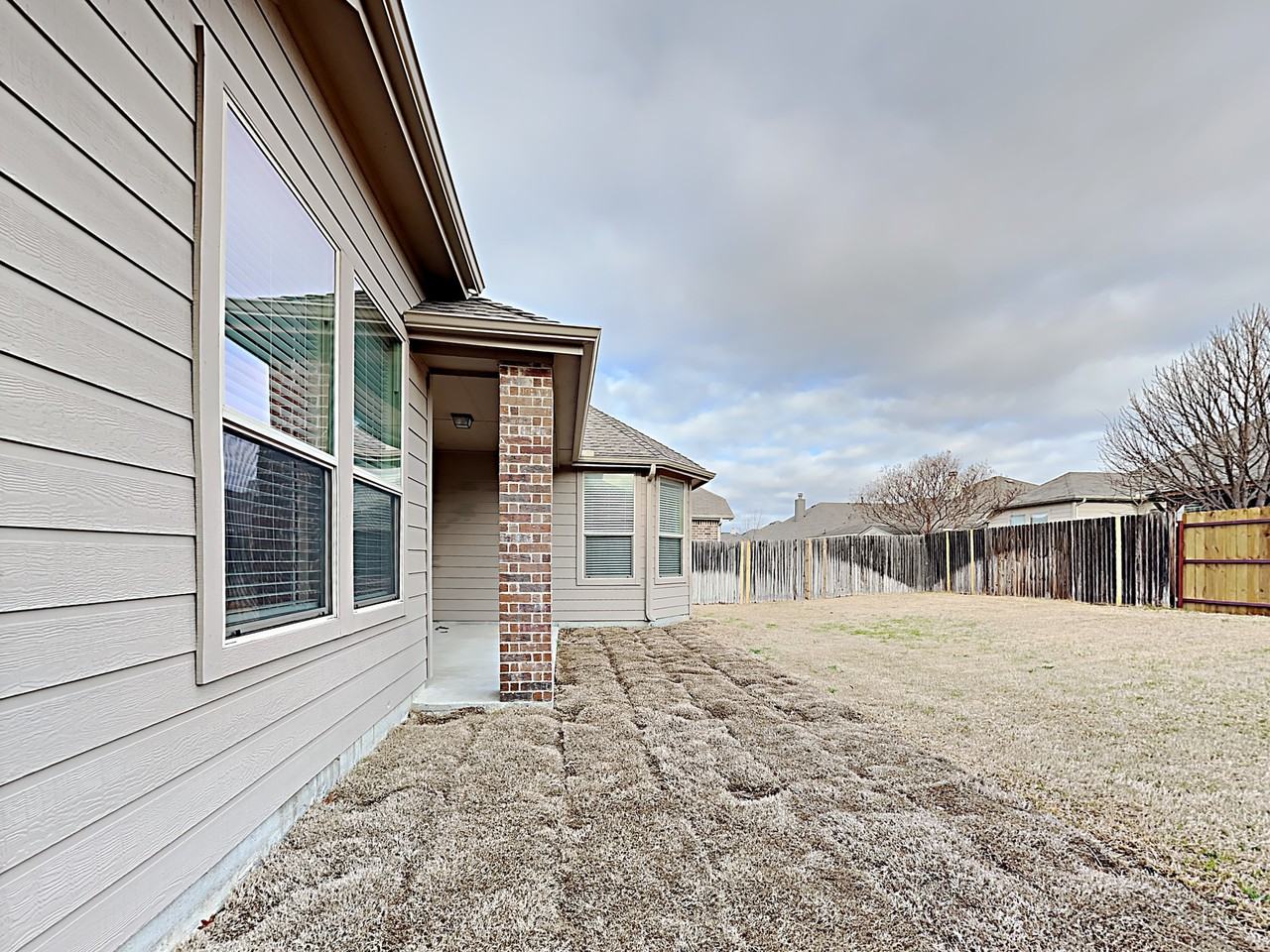 661 Cattlemans Way - Photo 2 of 16