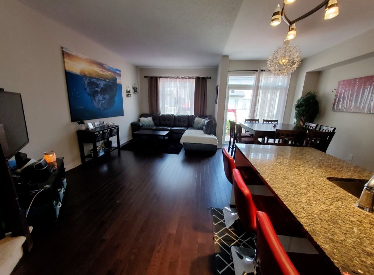 285 Shinleaf Cres - Photo 2 of 12