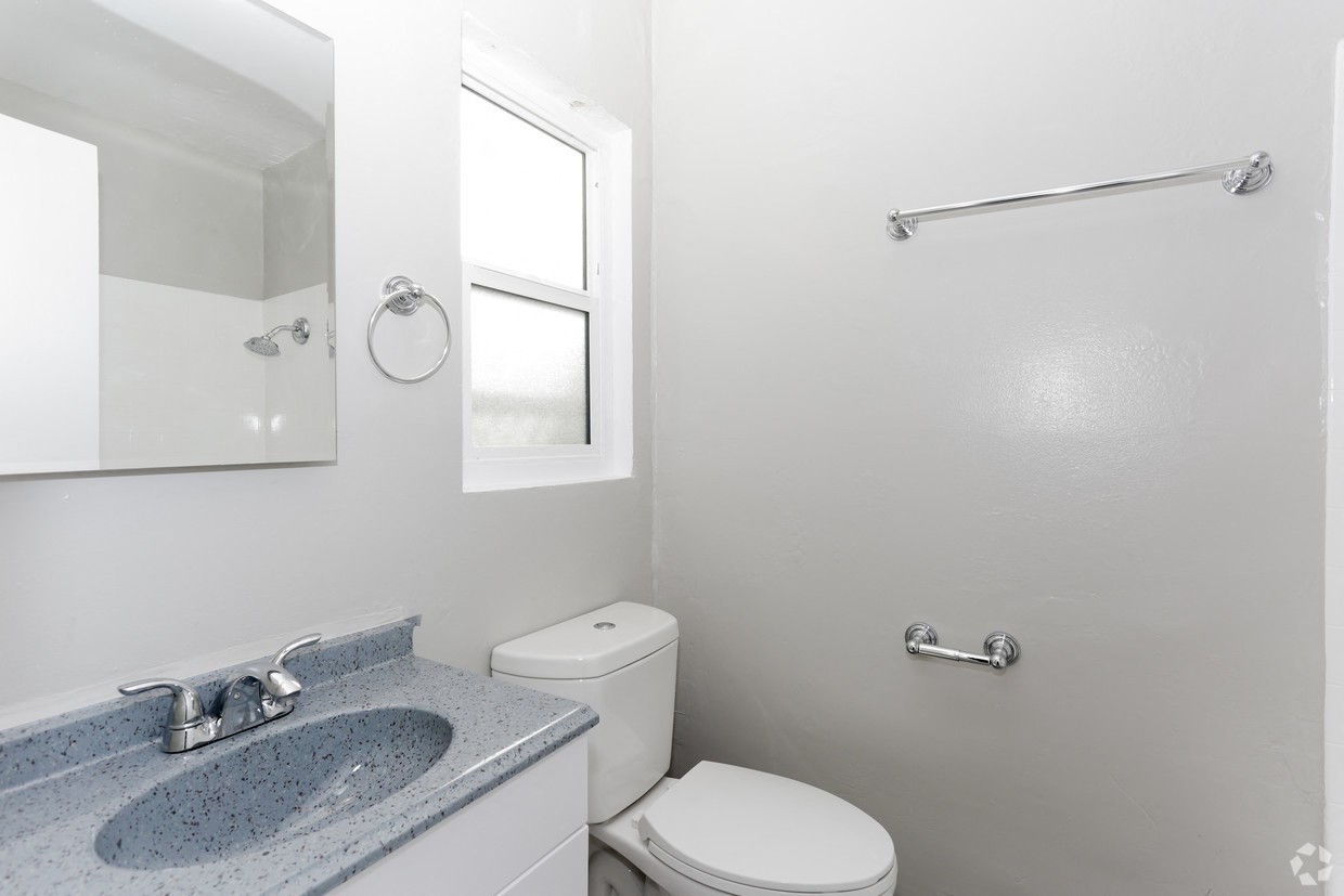 Twin Palms - Photo 5 of 25