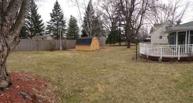 625 Knoll Terrace - Photo 2 of 11
