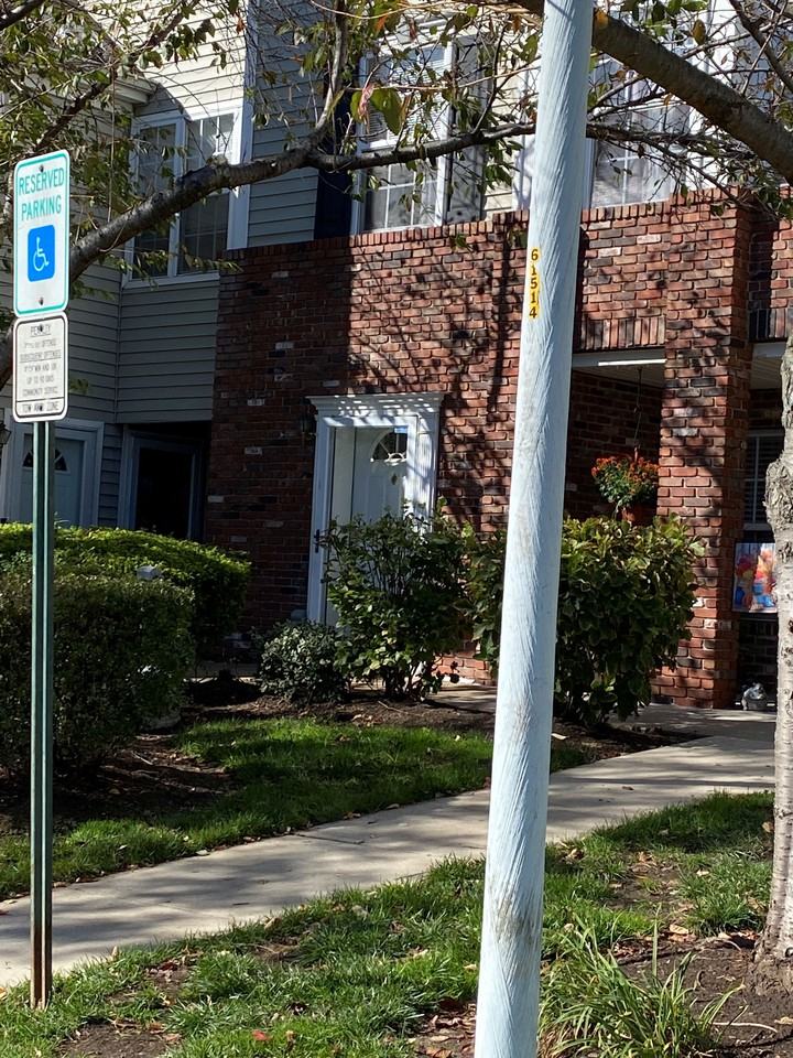 1807 Ridgeview Ct - Photo 2 of 6