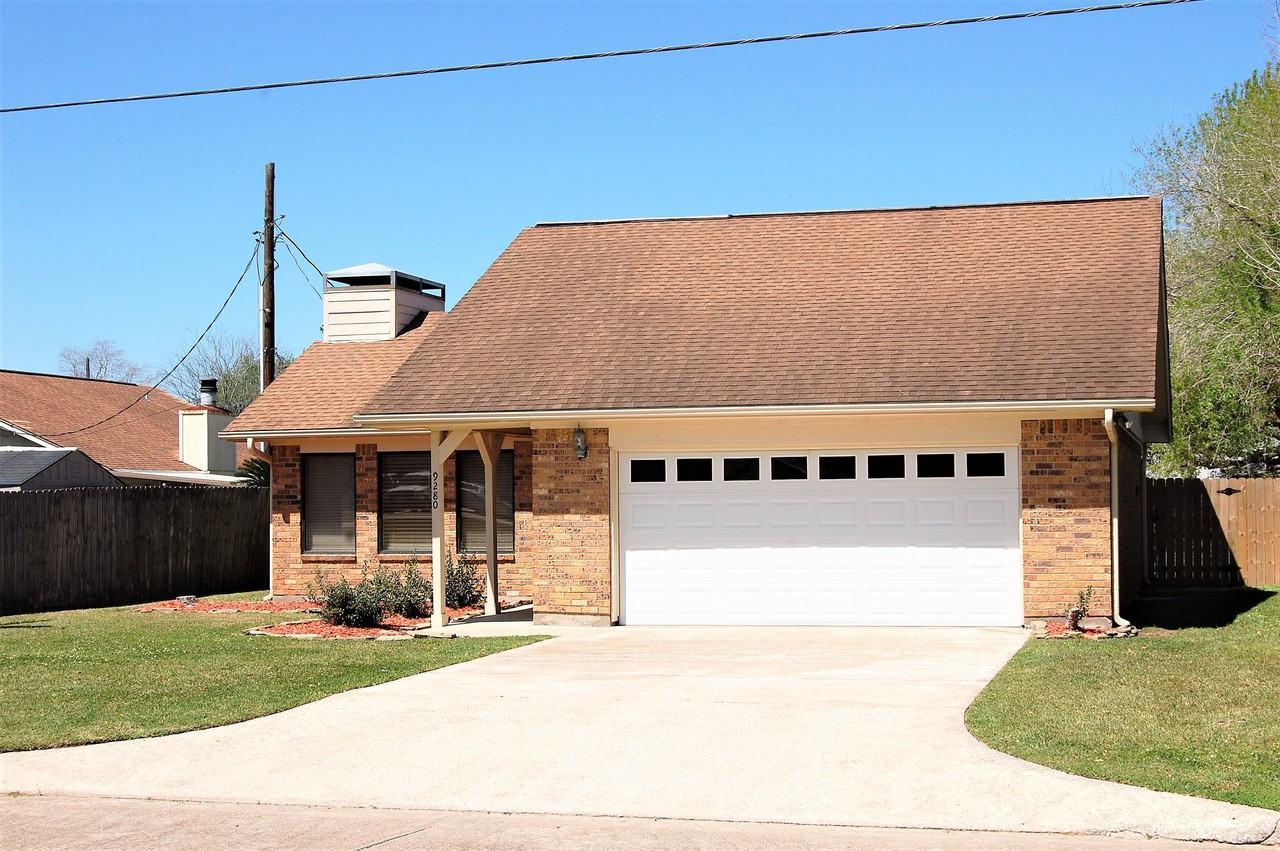 9280 Manion Dr - Photo 3 of 33