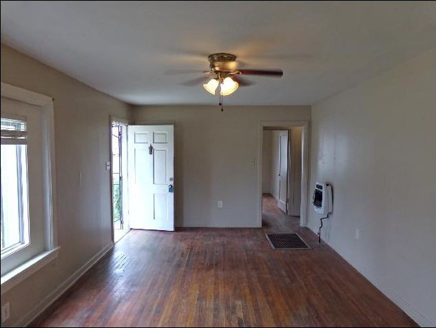 4808 Alpha St - Photo 3 of 10